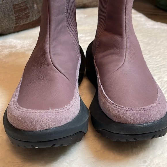 The North Face Women's Pink Boots size 5 - Picture 4 of 7